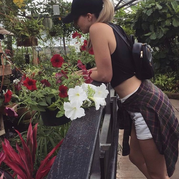 Meet your Posher, Samantha - Picture 2 of 5